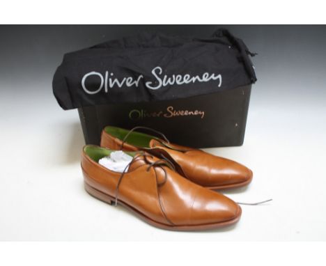 A PAIR OF OLIVER SWEENEY LIGHT TAN SHOES, SIZE 10