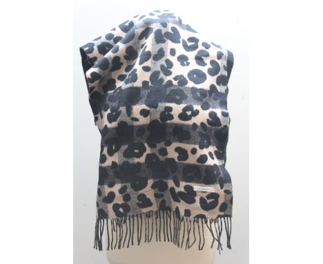 A BURBERRY  'HELENE' CASHMERE BLEND ANIMAL PRINT STOLE / SCARF, welt pockets on reverse, fringe detail to ends, approx L 151 