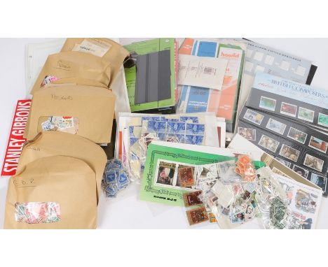 Stamp collectors accessories, to include leaves, envelopes, portable money detector lamp, loose stamps etc. (qty)