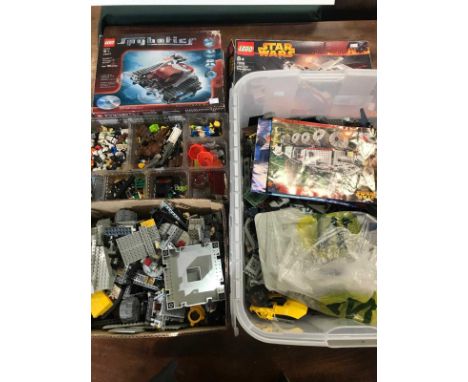 LEGO ; very large vintage collection vintage pieces and boxes of Star Wars and many other sets and hundreds of small accessor
