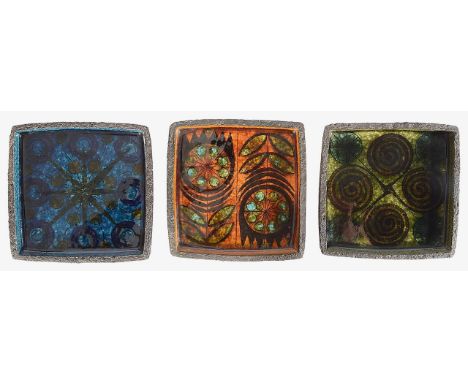 Thomas Toft chamotte ceramic dishes, Denmark, 1950sthree square shaped dishes with glazed interiors and rough exteriors,all s