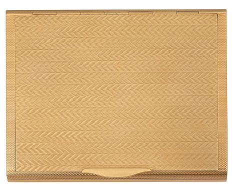 An 18ct gold cigarette casethe lid with zig zag engine turned decoration, marked to interior thumbpiece 750, total weight app