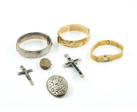 A VICTORIAN OVAL PENDANT LOCKET AND SIX FURTHER ITEMS (7)The locket opening to reveal portrait photographs, the front with a 