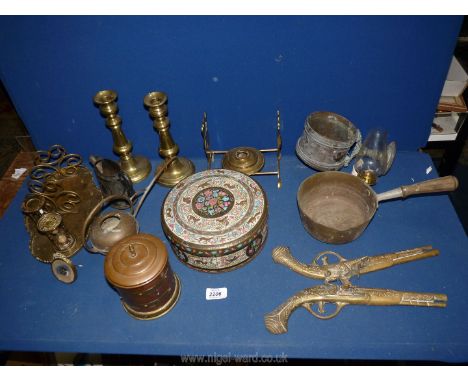 A quantity of brass and other metals including pair of candlesticks with pushers, burner base for a kettle, brass saucepan, e