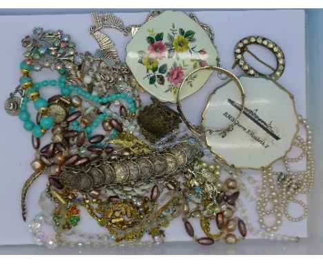 Vintage costume jewellery and compacts