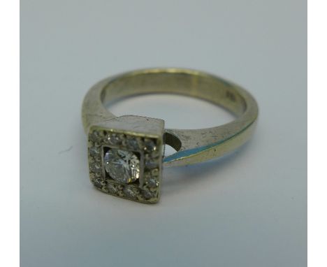 An 18ct gold and diamond ring, 6.5g, M