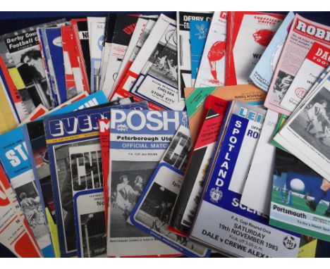 Football Programmes, collection of 100+ cup tie programmes, mostly FA Cup or League Cup, 1950s to 1980s, inc. Nottingham Fore