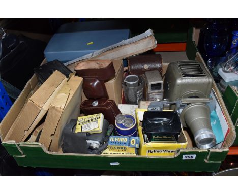 A BOX OF VINTAGE CAMERA AND VISUAL EQUIPMENT to include a boxed Halina viewer, an Aldis 100/150 slide viewer, a cased Finetta