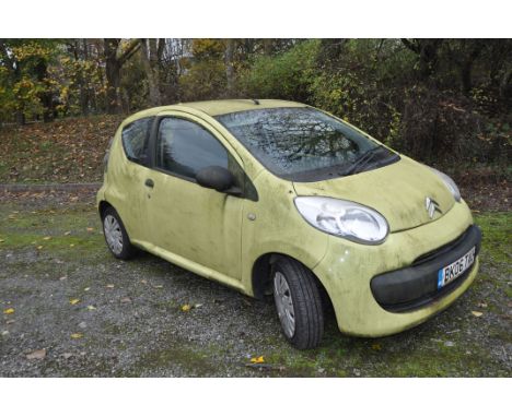 A 2006 CITROEN C1 THREE DOOR HATCHBACK CAR, in yellow with a 998cc petrol engine, 5 speed manual gearbox, first registered Ma