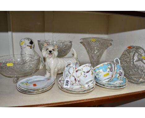 A GROUP OF ROYAL WORCESTER TEAWARES AND DECORATION to include two 'Primula' tea cups and saucers and two 'Foxglove' tea cups 