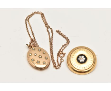 TWO ITEMS OF GOLD PLATED JEWELLERY, to include a circular brooch displaying an inlayed flower mosaic within an onyx surround,