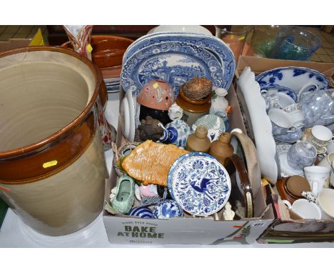 TWO BOXES AND LOOSE MIXED CERAMICS AND GLASSWARE to include a box of assorted teawares to include a quantity of gilded Adderl