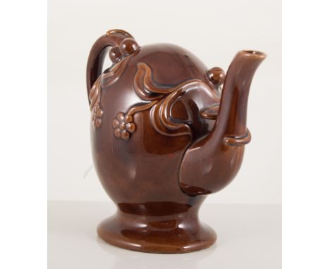 Spode treacle-glazed Cadogan ovoid teapot, 16cm.