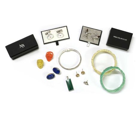 A collection of jewellery,to include a pair of gold knot earrings, tested as approximately 9ct gold, 1.92g, a single silver G
