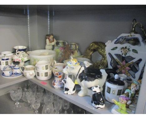 A mixed lot to include a pair of floral vases, a Worcester cream jug, a Masons jug, a painted ceiling light, napkin rings and