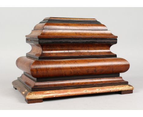 AN UNUSUAL VICTORIAN WALNUT CASKET SHAPED TEA CADDY. 27.5cm wide.