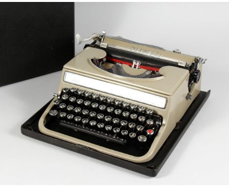 OLIVETTI, a manual typewriter, Studio Model, cased.