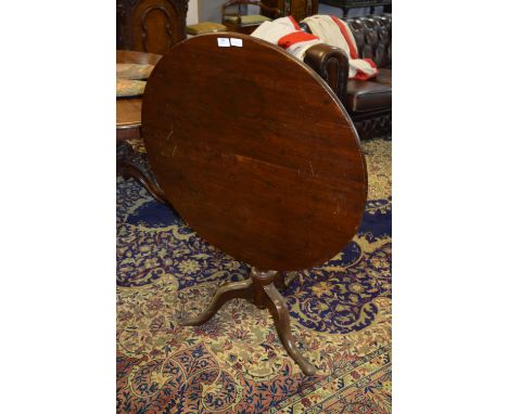 Mahogany Circular Tip Table on Tripod Pedestal Base 