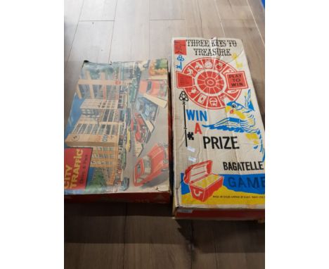 VINTAGE CITY TRAFFIC DRIVE AND PARK TOGETHER WITH THREE KEYS TO TREASURE BAGATELLE