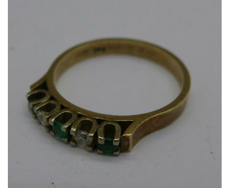 A 9ct gold, green and white stone ring, 3.5g, S