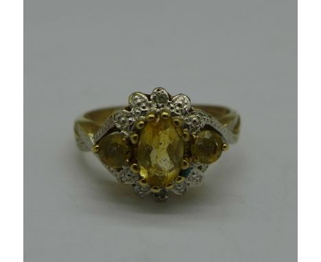 A 9ct gold cluster ring, 2.2g, L