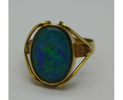 A 9ct gold and doublet opal ring, 3.1g, P