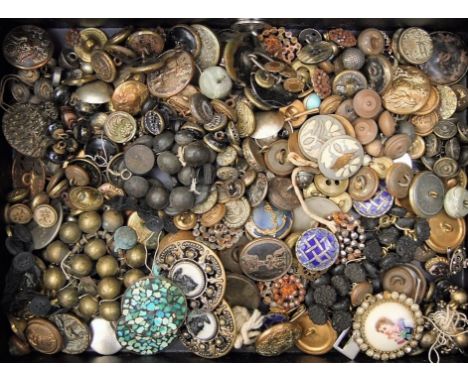 A large collection of mainly late 19th/early 20th century buttons in brass, enamel, agate, etc
