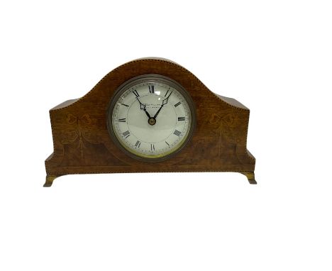 Mahogany mantle clock with inlay. Quartz movement