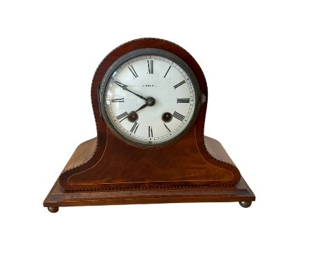 German Edwardian 8-day mahogany cased mantle clock, with pendulum and key.