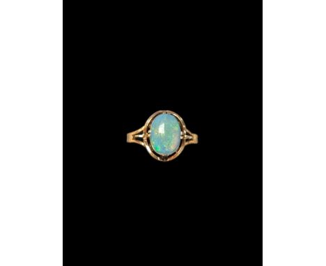 9ct gold opal ring with pierced galleryCondition Report:Approx 2.71 grams, size Q