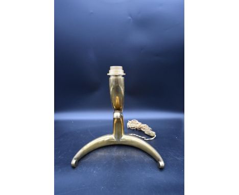 A vintage abstract brass sculptural lamp. H.36 W.32cm 