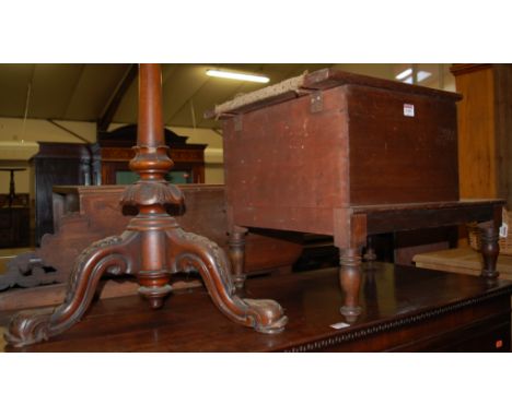 A Victorian mahogany pole screen (lacking panel); together with a Victorian mahogany two-step commode (2)
