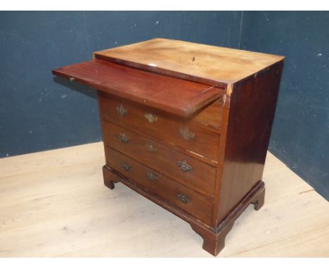 Georgian mahogany chest of long drawers on bracket feet, with brushing slide, 80H x 76W cm