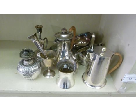 Metalware: to include an early 20thC silver plated sugar basin of oval demi-reeded form        OS2