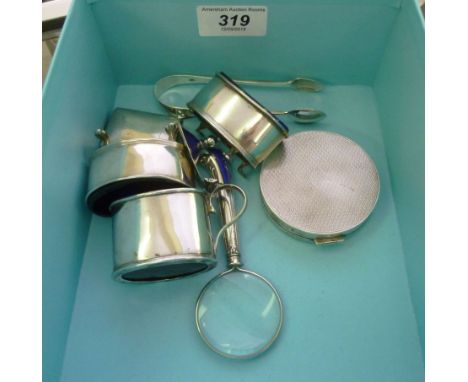 Silver collectables: to include a compact, having engine turned decoration  Birmingham 1901       CS