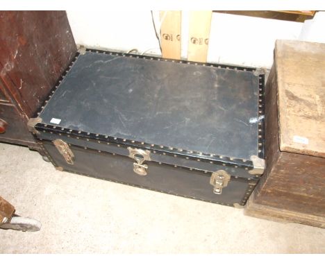 TRUNK 3ft wide