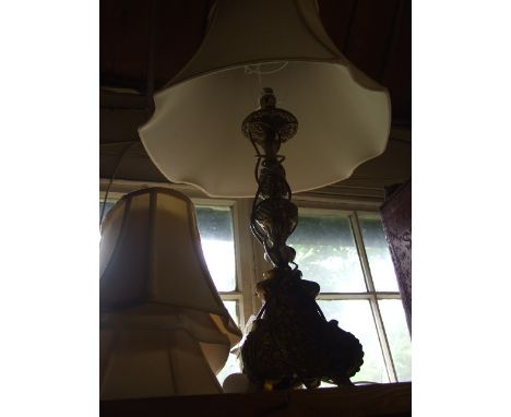 TABLE LAMP