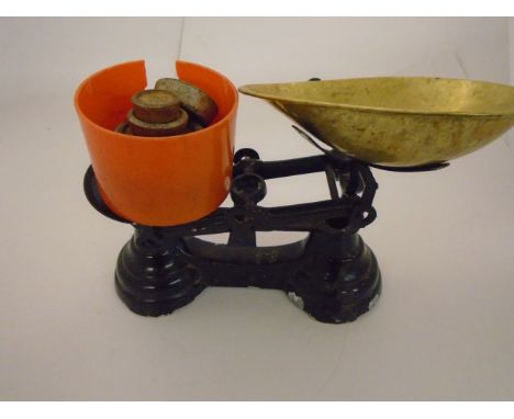 VINTAGE METAL KITCHEN SCALES AND WEIGHTS