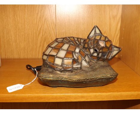 Lamp in the form of a cat