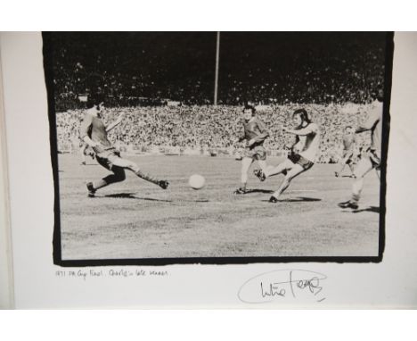 Charlie George signed 1971 FA Cup Final photograph, 30 x 22 cm, with no COA. P&amp;P Group 2 (£18+VAT for the first lot and £
