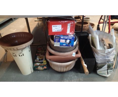 Large collection of mixed garden items to include box and tools. This lot is not available for in-house P&amp;P, please conta