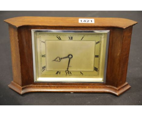 Large Elliott mahogany cased mechanical mantel clock, 32 x 20 cm. P&amp;P Group 2 (£18+VAT for the first lot and £2+VAT for s