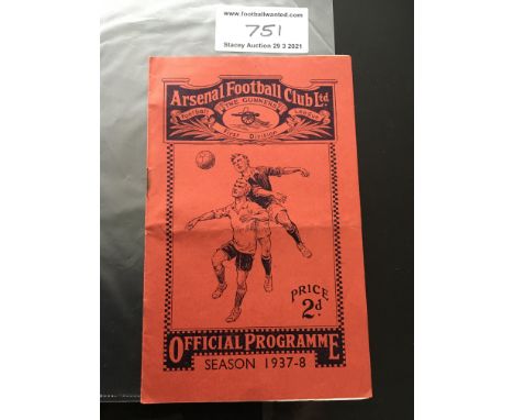 37/38 Arsenal v Sunderland Football Programme: Good condition with no team changes dated 18 9 1937. Light fold. Rusty staples