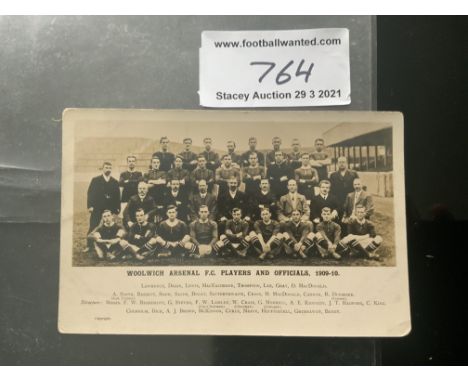 1909/1910 Woolwich Arsenal Football Postcard: Original team group in good condition. Unwritten to rear.