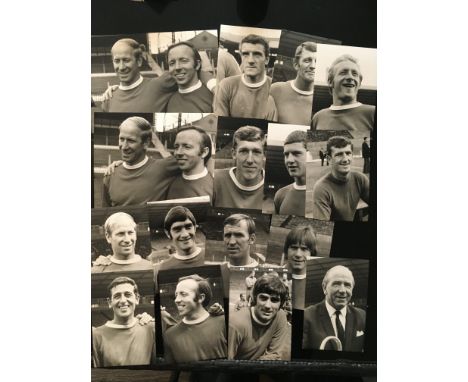 1969 Manchester United Football Press Photos: Genuine player portrait press photos without stamps or annotations to rear. 14 