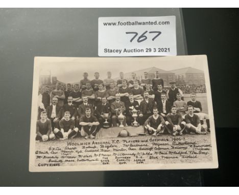 1906/1907 Woolwich Arsenal Football Postcard: Original team group in very good condition. Unwritten to rear with unfranked ha