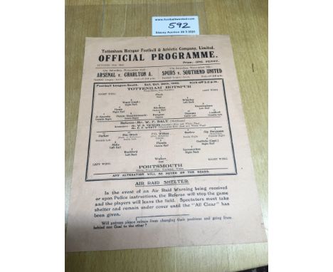 40/41 Tottenham v Portsmouth Football Programme: Single sheet dated 26 10 1940. No team changes and in excellent condition.