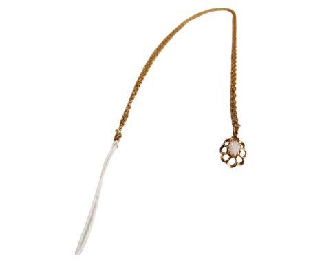 9 CARAT GOLD AND OPAL PENDANT ON GOLD CHAIN 3.09G 