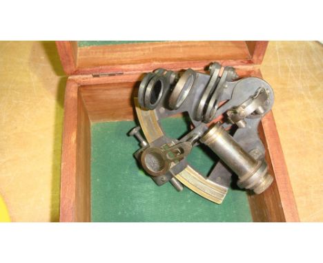 Antique style sextant