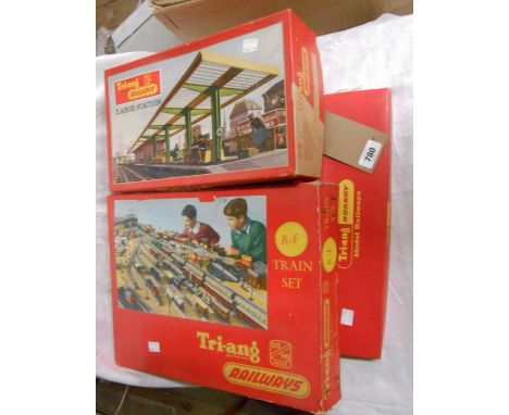 A Triang R459A HO / OO gauge large station set - sold with a Triang Hornby R78 girder bridge and two incomplete boxed sets